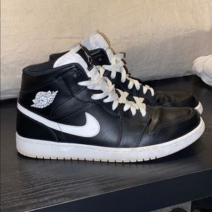 Jordan 1 Mid